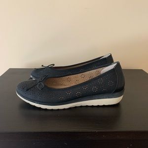 White Mountain flats - size 10